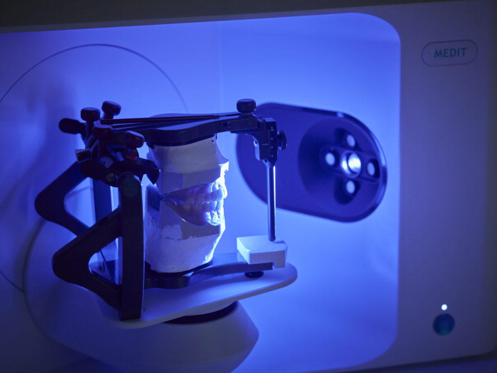 Medit T710 Tabletop Scanner for Labs and Dentists